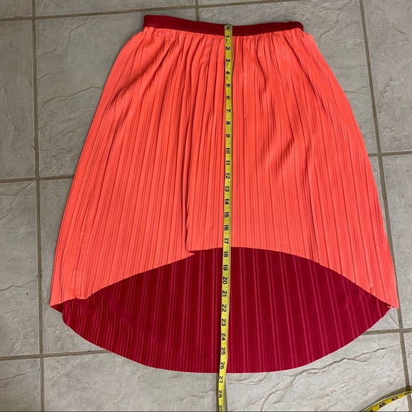 NWOT High Low Skirt M Reversible Pleated Skirt - Picture 6 of 7